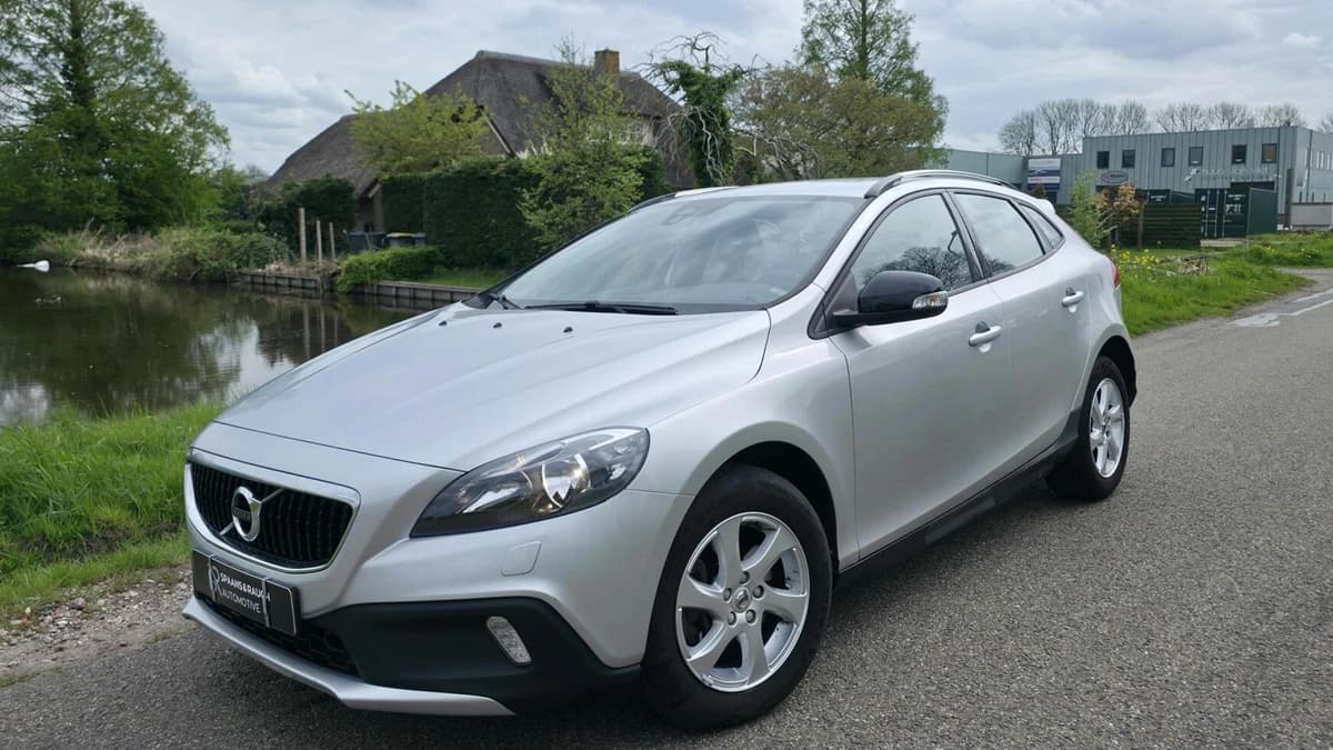 Volvo V40 — foto 1