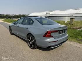 Volvo S60 thumbnail 3