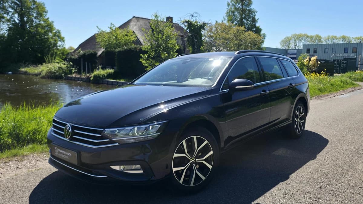 Volkswagen Passat — foto 1