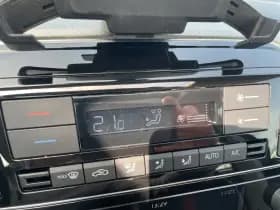 Volkswagen Up! 1.0 BMT high up! | Pano | Cruise | Camera | Leder thumbnail 14