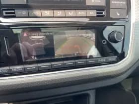 Volkswagen Up! 1.0 BMT high up! | Pano | Cruise | Camera | Leder thumbnail 9