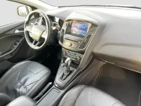 Ford FOCUS Wagon 1.5 TDCI Titanium Edition Leder | Navi | D.hoek | Trekhaak thumbnail 2