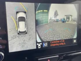 Toyota Yaris Cross 1.5 Hybrid AWD Executive | Panodak | HUD | Trekhaak | 360 camera thumbnail 17