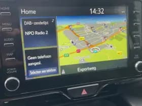 Toyota Yaris Cross 1.5 Hybrid AWD Executive | Panodak | HUD | Trekhaak | 360 camera thumbnail 19