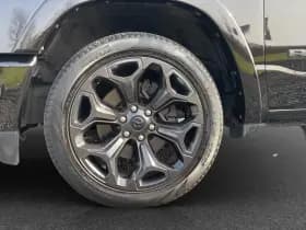 Dodge Ram 1500 5.7 V8 4x4 Crew Cab Limited | Pano | H&K | HUD | Stoelvent thumbnail 36