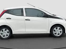 Toyota Aygo 1.0 VVT-i x-fun | 5drs | airco! thumbnail 3