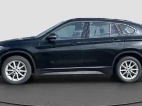 BMW X1 sDrive18i Executive | camera | climate | e. achterklep! thumbnail 7