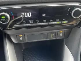 Toyota Yaris 1.5 Hybrid Dynamic | Stoelverw | Camera | Adaptive | Virtual | thumbnail 3