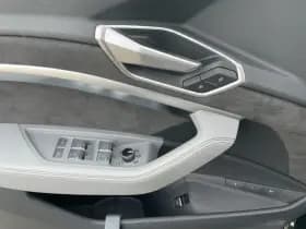 Audi E-tron 50 quattro S edition 71 kWh Pano/Schuifdak | Trekhaak | Carplay | Adap.cruise | Stoelmemory thumbnail 10