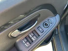 Kia Carens 1.6 GDi Super Pack | 7 pers | APK 12-26 | Camera | Leder | Stuurverw. thumbnail 9