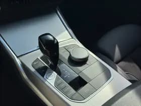 BMW 3 Serie Touring 320e High Executive M-Sport | Head-Up | 19'' | Laser LED | Half leder thumbnail 17