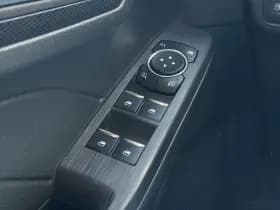 Ford Kuga 2.5 PHEV ST-Line X | Leder | 19" | Drive Ass. Pack | Winter pack thumbnail 13