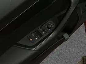 Škoda Karoq 1.5 TSI ACT Sportline Business | Pano | Adaptive | Trekhaak | Canton | Dodehoek det. | thumbnail 18