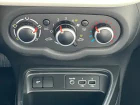 Renault Twingo 1.0 SCe Collection | Bluetooth | Cruise thumbnail 12