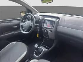 Toyota Aygo 1.0 VVT-i X-Play | Camera | Apple Carplay thumbnail 17