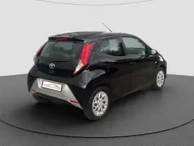 Toyota Aygo 1.0 VVT-i X-Play | Camera | Apple Carplay thumbnail 3