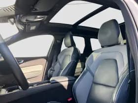 Volvo XC60 2.0 Recharge T8 AWD R-Design | Pano | Trekhaak | H&K | Adaptive | thumbnail 3