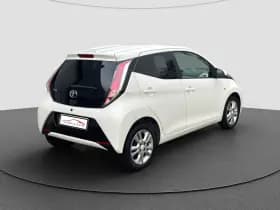 Toyota Aygo 1.0 VVT-i X-Joy | LMV | Climate | NL auto thumbnail 3