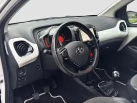 Toyota Aygo 1.0 VVT-i X-Joy | LMV | Climate | NL auto thumbnail 9