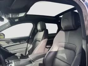 Jaguar F-Pace P400e R-Dynamic SE | Pano | Memory | Meridian | Camera | Adaptive thumbnail 3