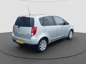 Mitsubishi Colt thumbnail 2