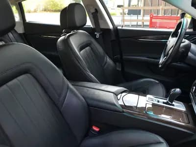 Maserati Quattroporte thumbnail 3