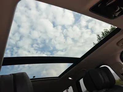 Land Rover Range Rover Sport thumbnail 2