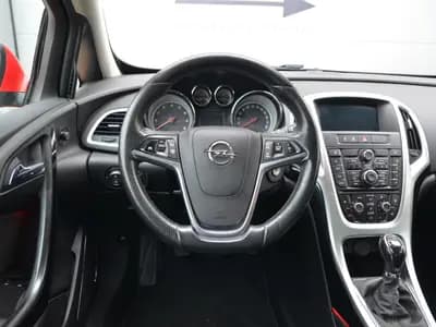 Opel Astra GTC thumbnail 12