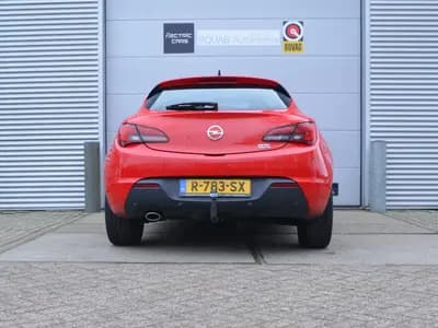 Opel Astra GTC thumbnail 8