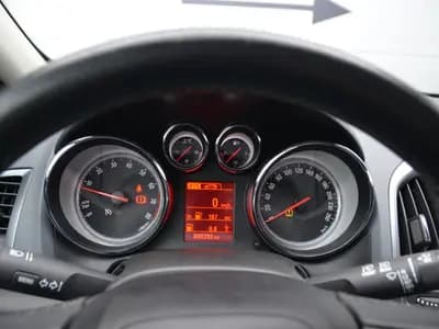 Opel Astra GTC thumbnail 15