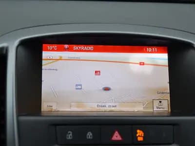 Opel Astra GTC thumbnail 16