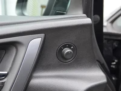 Opel Astra GTC thumbnail 23