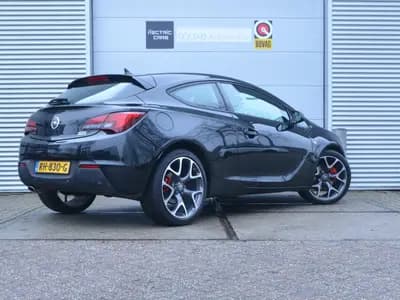 Opel Astra GTC thumbnail 7
