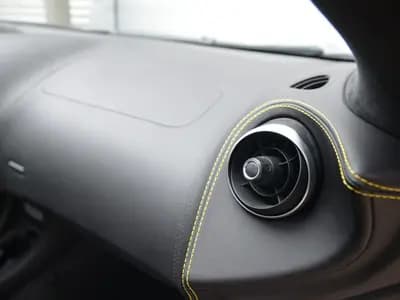 McLaren 570S Spider thumbnail 24