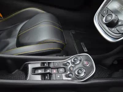 McLaren 570S Spider thumbnail 5