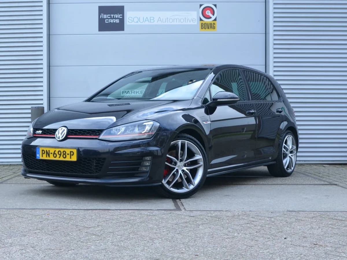 Volkswagen Golf — foto 1