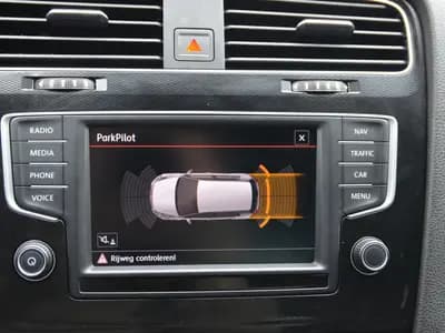 Volkswagen Golf thumbnail 19