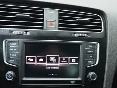 Volkswagen Golf thumbnail 21