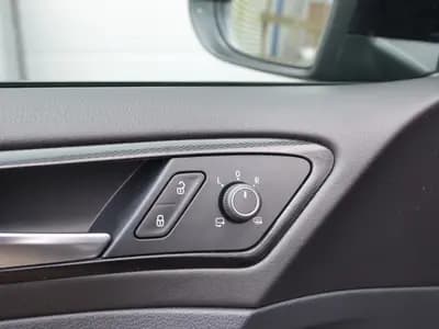 Volkswagen Golf thumbnail 26