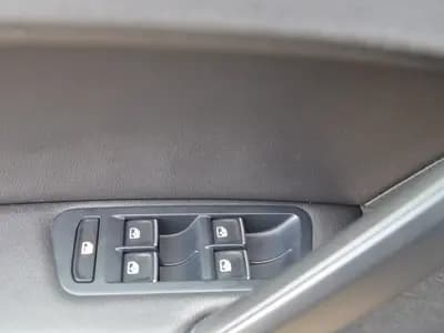 Volkswagen Golf thumbnail 27