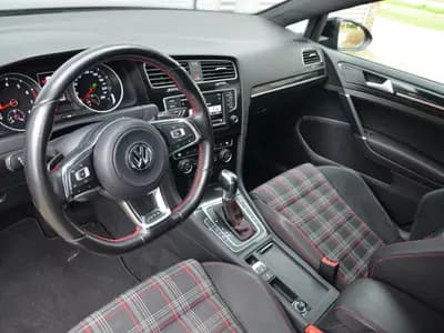 Volkswagen Golf thumbnail 10