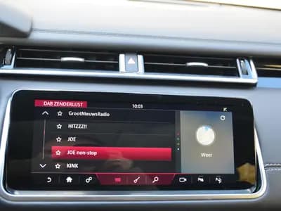 Land Rover Range Rover Velar thumbnail 24