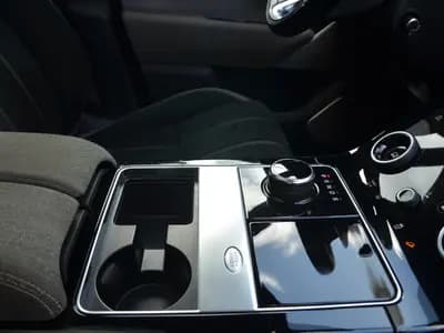 Land Rover Range Rover Velar thumbnail 27