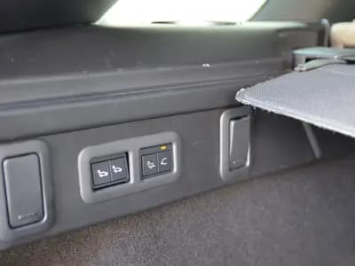 Land Rover Range Rover Velar thumbnail 32