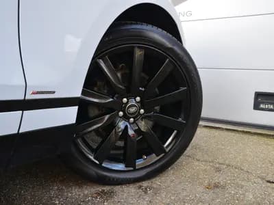 Land Rover Range Rover Velar thumbnail 5