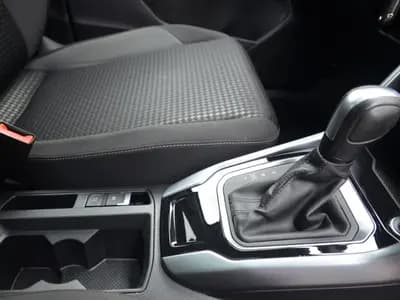 Volkswagen T-Roc thumbnail 11