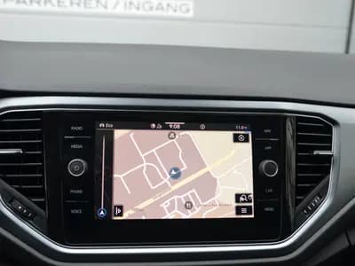 Volkswagen T-Roc thumbnail 18