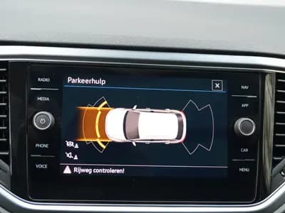 Volkswagen T-Roc thumbnail 24