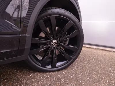 Volkswagen T-Roc thumbnail 4