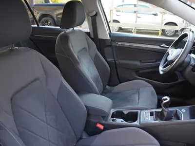 Volkswagen Golf thumbnail 2